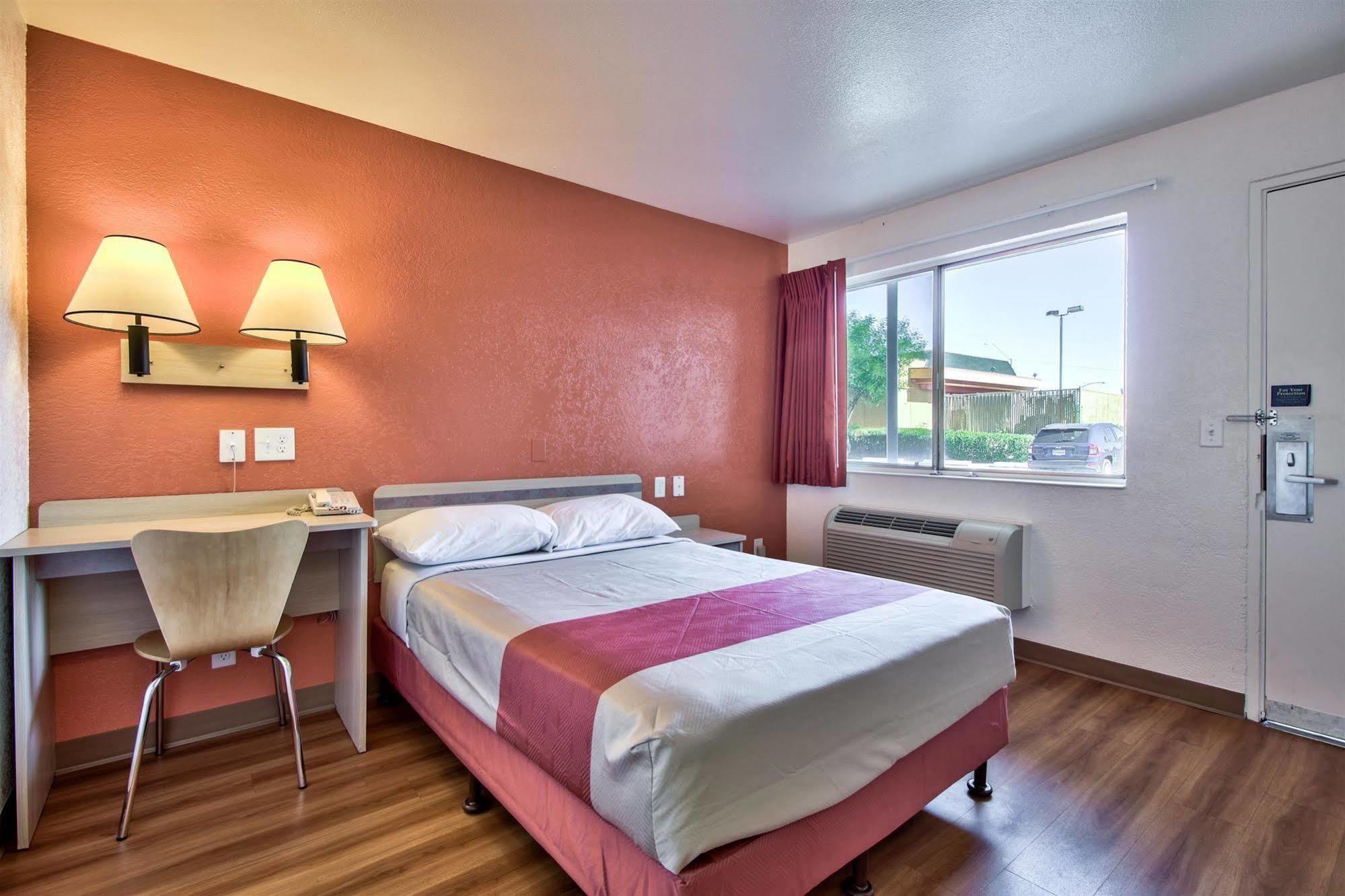 Motel 6-Youngtown, Az - Phoenix - Sun City Zewnętrze zdjęcie